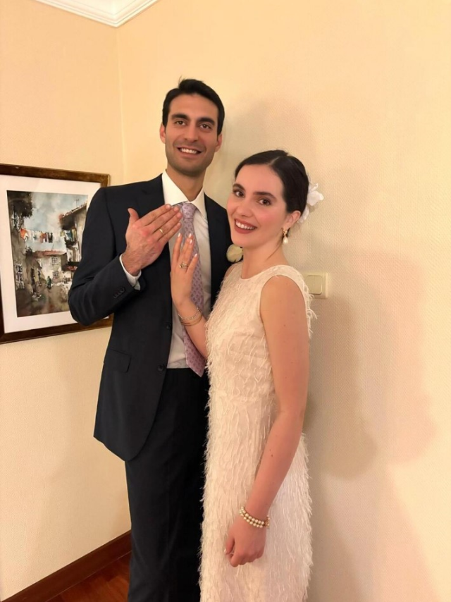 Almila Ada ve İhsan Çilsal Nişanlandı