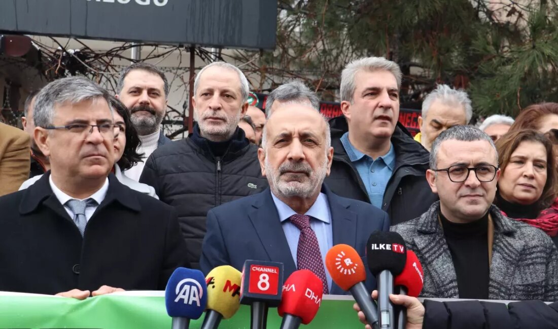 Amedspor, Diyarbakır Stadyumu'ndaki zemin sorununa dikkat çekmek amacıyla bir protesto