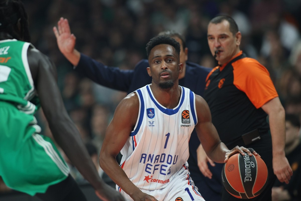 Anadolu Efes, EuroLeague'de Panathinaikos'a 104-89 Mağlup Oldu