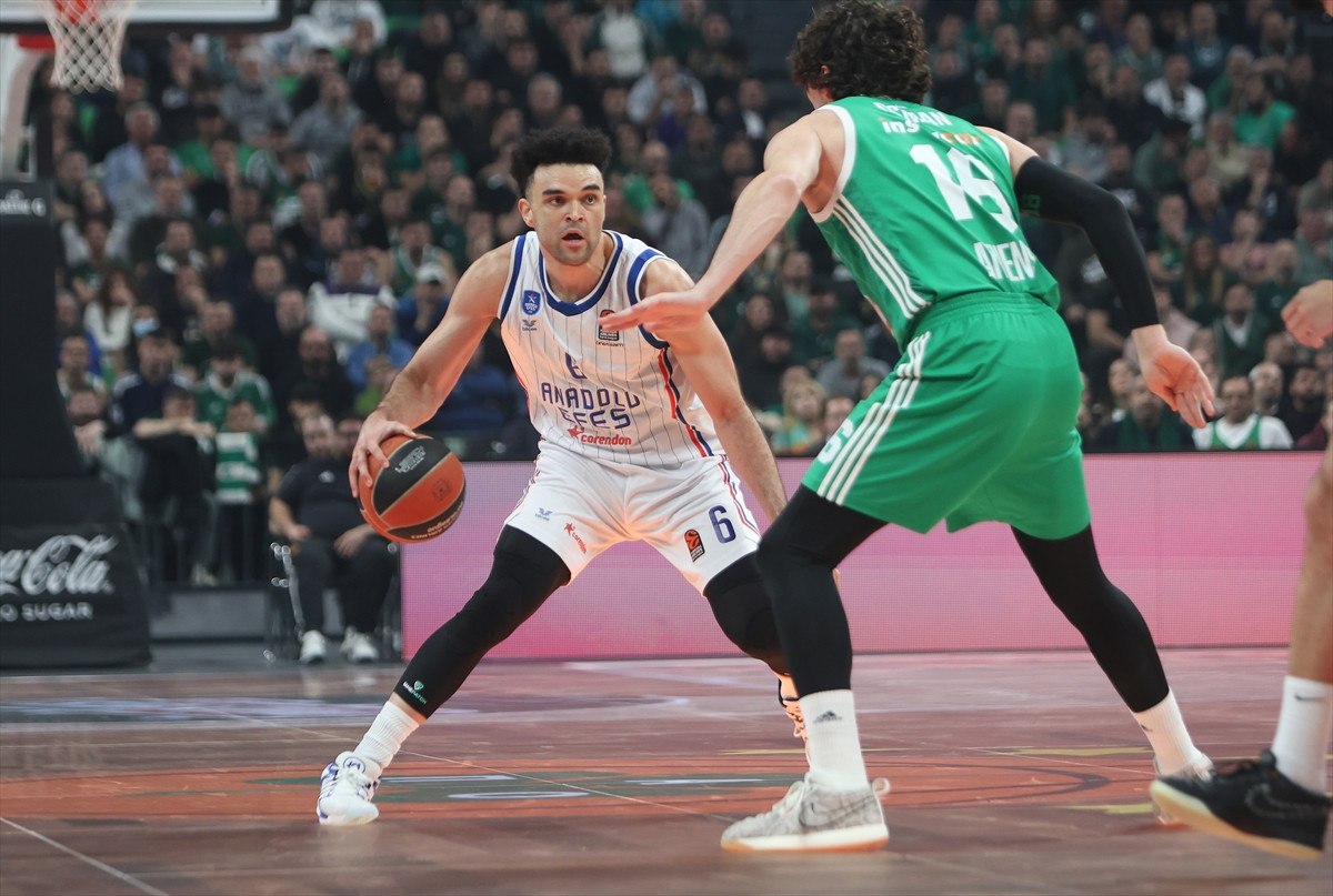 Anadolu Efes, EuroLeague'de Panathinaikos'a 104-89 Mağlup Oldu