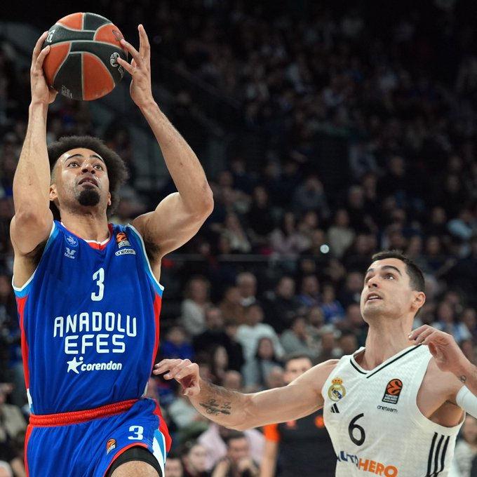 Anadolu Efes, Real Madrid'i Yendi