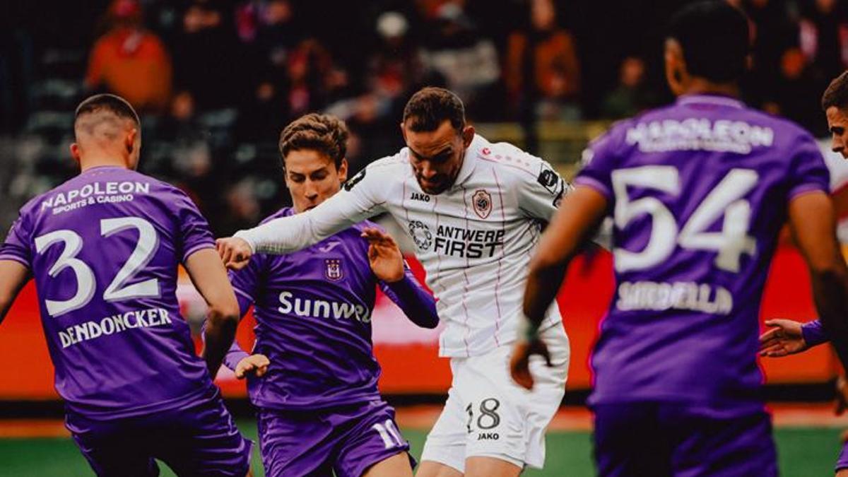 Anderlecht'in İstanbul ziyareti sırasında takımın sakatlık durumu hakkında detaylı bilgi