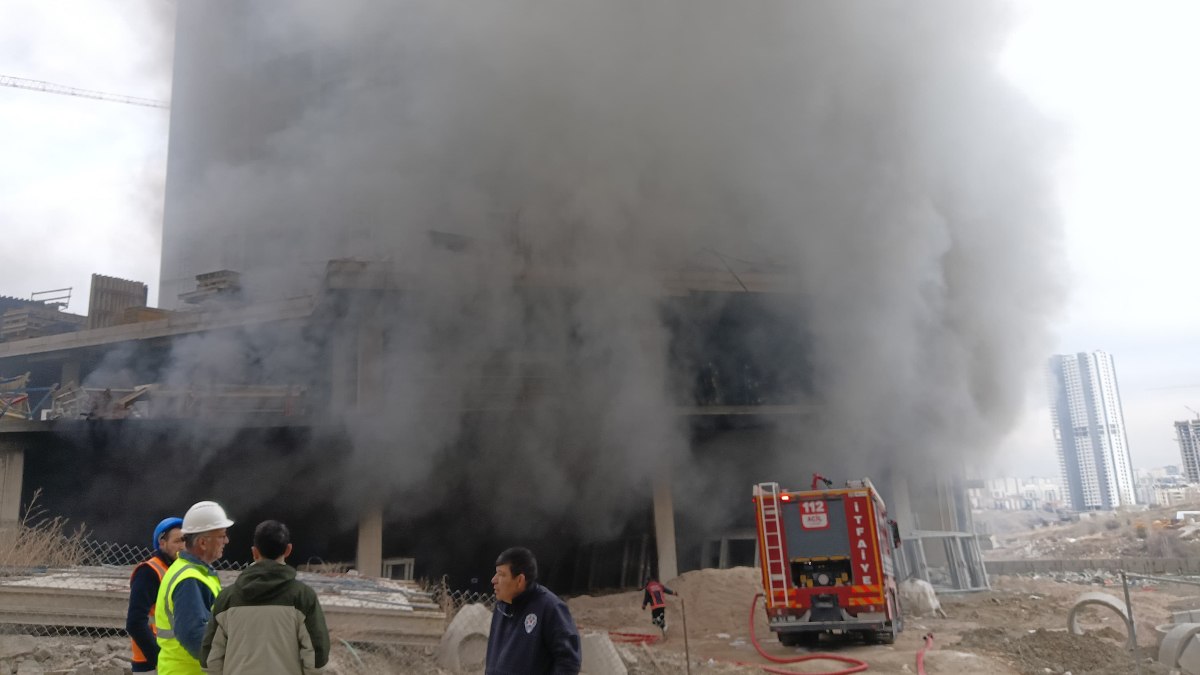 Ankara'da inşaat alanında meydana gelen yangın paniği, güvenlik önlemlerinin önemini