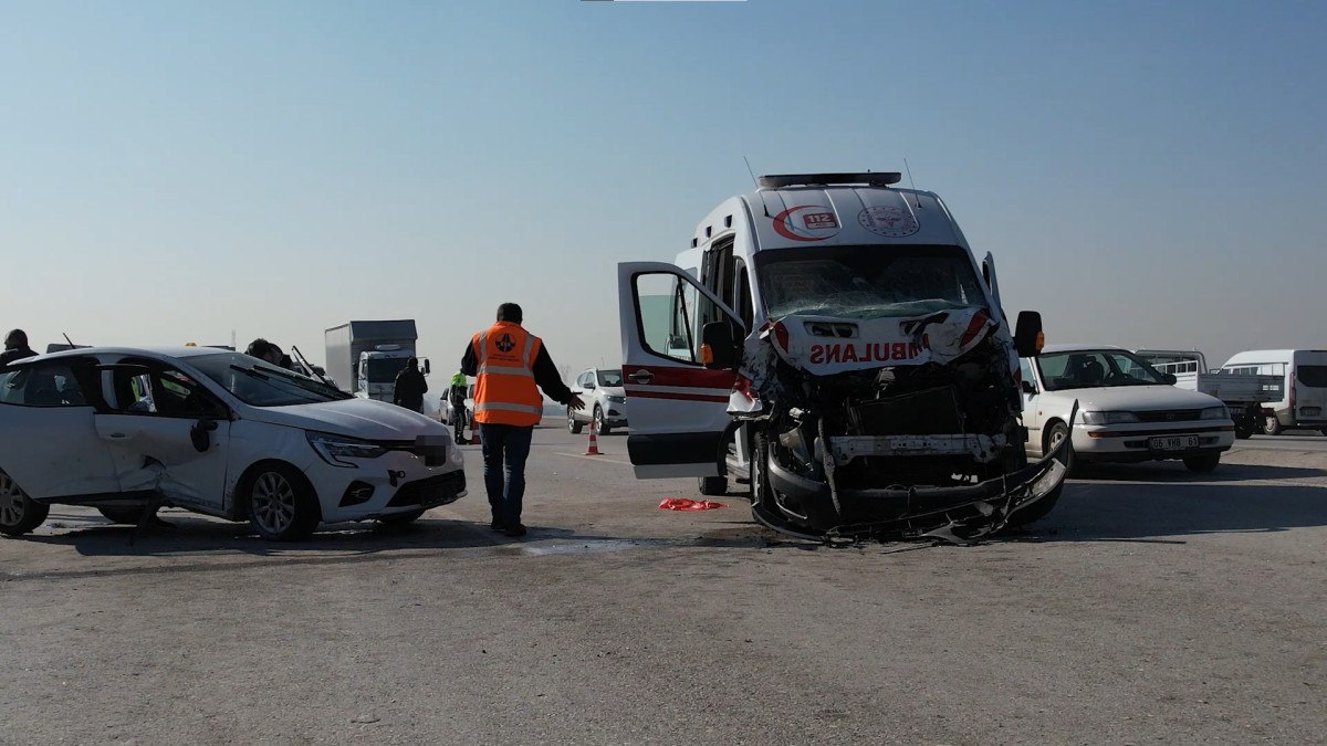Ankara'da Faciadan Dönülen Trafik Kazası