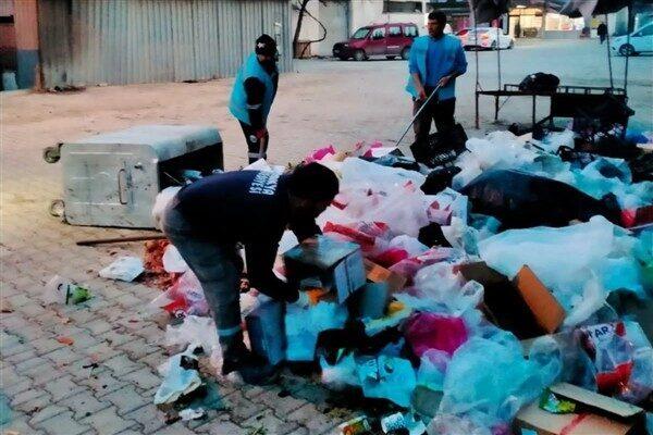 Antakya Belediyesi, şehir genelinde kurulan semt pazarlarında kapsamlı temizlik çalışmaları