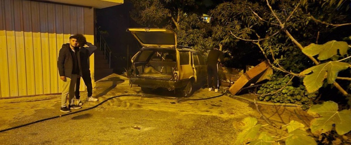 Antalya'nın Alanya İlçesinde Araç Yangını