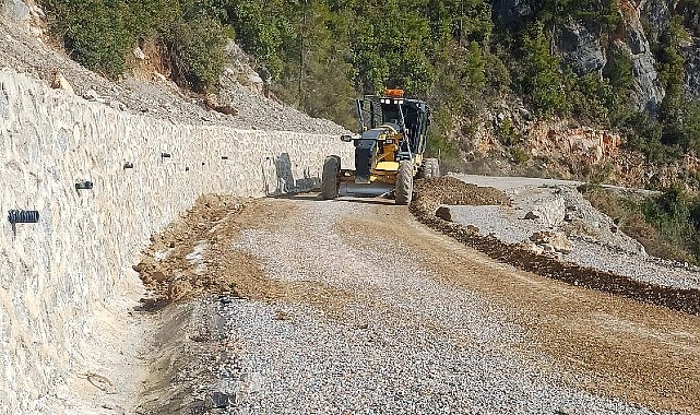 Antalya Büyükşehir Belediyesi, Alanya'daki kırsal hizmetler faaliyetleri kapsamında yol güvenliği