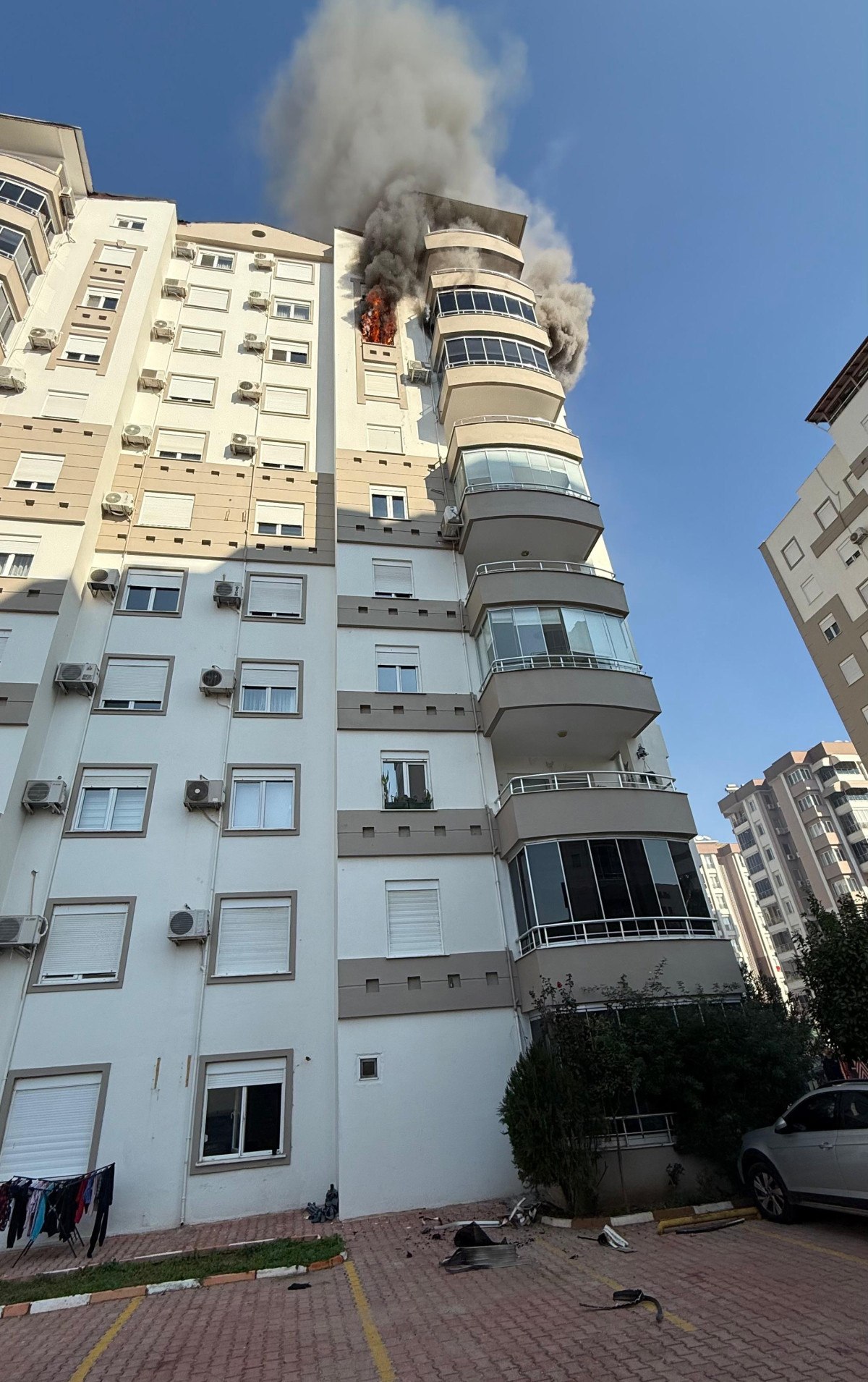 DHA Antalya’da Yangın Paniği