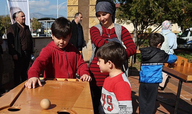 Antalya'da gerçekleştirilen 'Spor Antalya Mahallemde' etkinliği, çocukları sporla buluşturdu. Eğlenceli