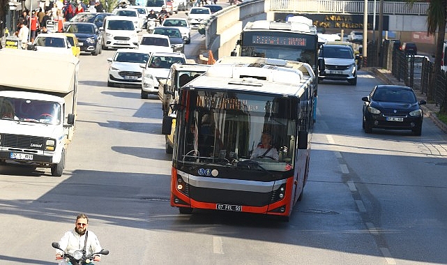 Antalya'da toplu taşımayı teşvik etmek amacıyla özel şerit uygulaması başlıyor.