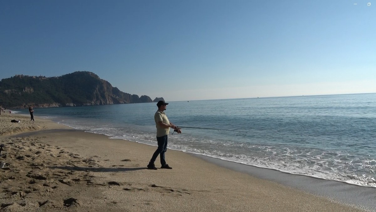 Antalya'da yazdan kalma günlerin tadını çıkarın! Güneş, deniz ve plaj