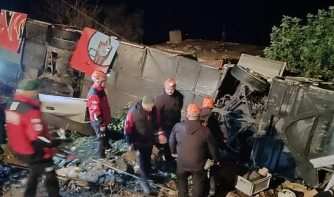 Antalya'dan Adıyaman'a giden otobüsün kaza yapması sonucu 1 kişi hayatını