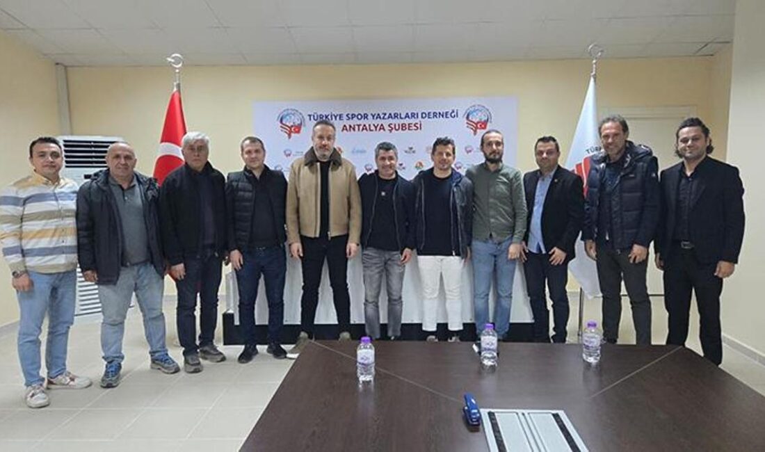 Antalyaspor, Adana Demirspor ile oynayacağı kritik maç için hazırlıklarını sürdürüyor.