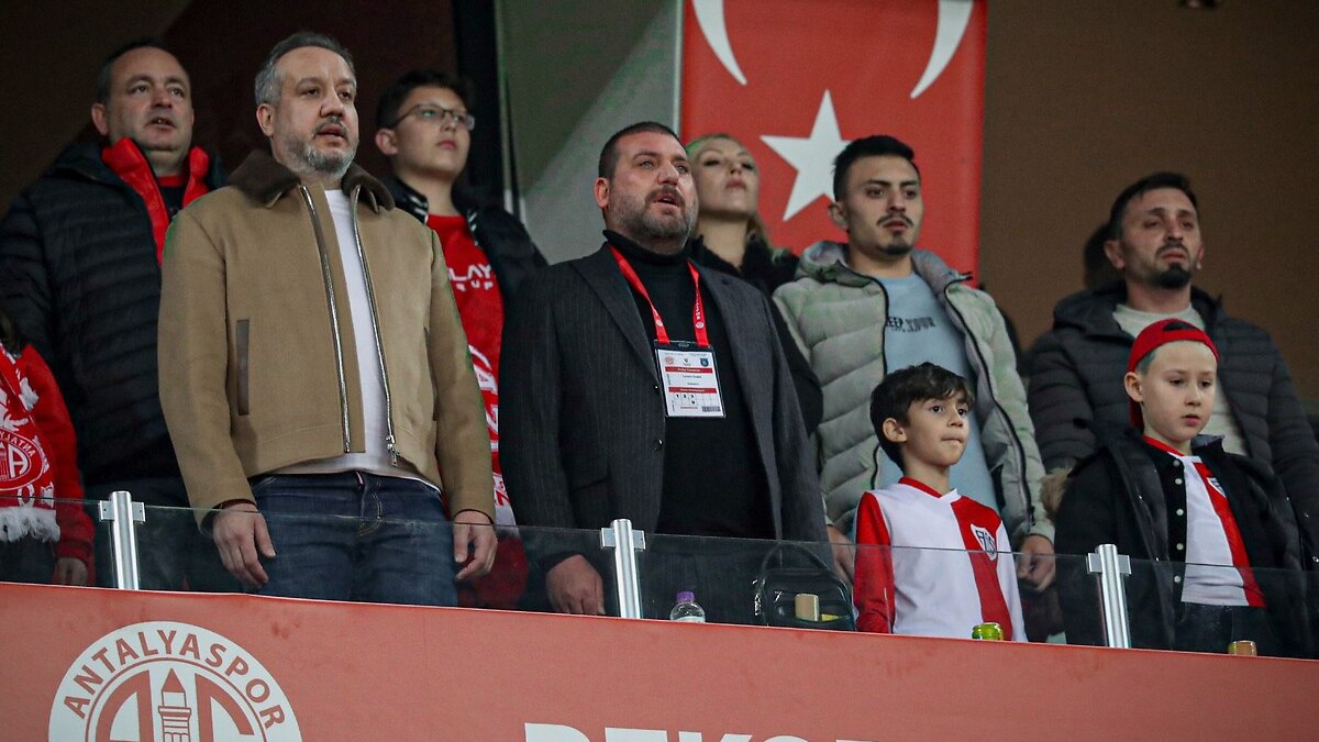 Antalyaspor Başkanı Sinan Boztepe, "VAR'da yabancı hakem isteyen başkanlardan biriydim.