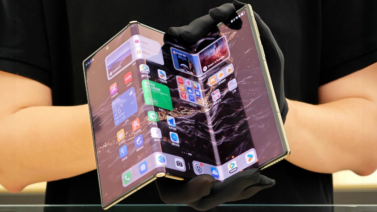 Apple, katlanabilir telefon pazarına adım atıyor! Üç katlı iPhone ile