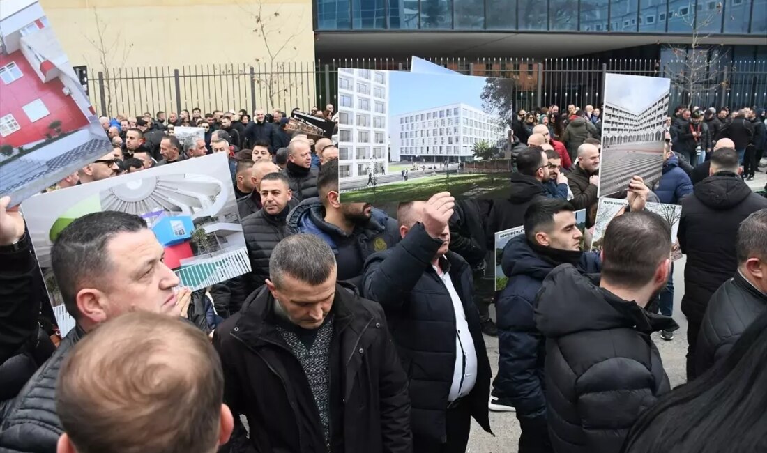 Arnavutluk'un başkenti Tiran'da Belediye Başkanı Erion Veliaj'ın gözaltına alınması, yerel