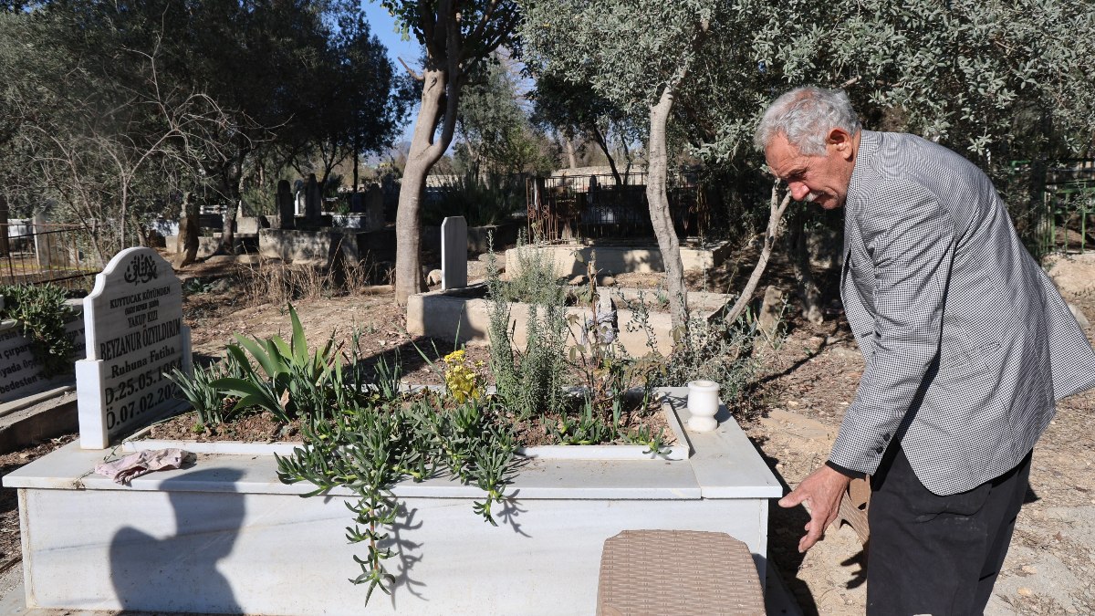 Asrın felaketi olarak adlandırılan depremin ikinci yıldönümünde, Hatay'da yaşanan acıları