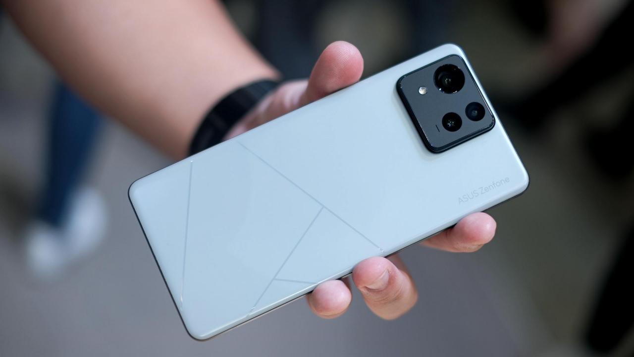Asus Zenfone 12 Ultra: Mobil Teknolojinin Zirvesi