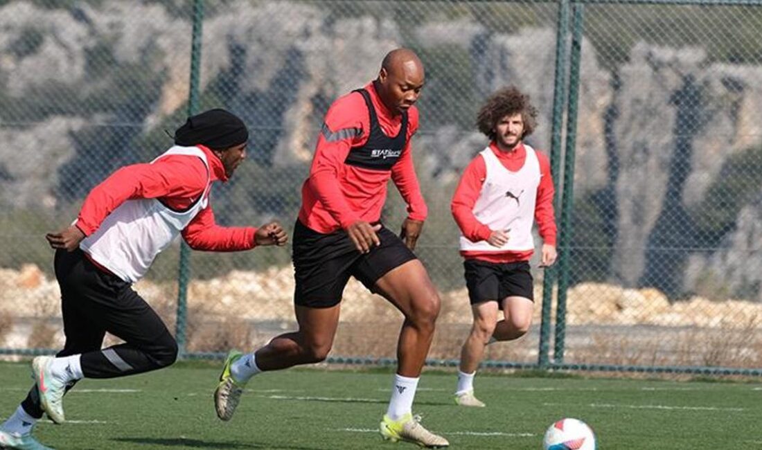 Atakaş Hatayspor, Alanyaspor karşısında galibiyet hedefiyle hazırlıklarını sürdürüyor. Takımın son