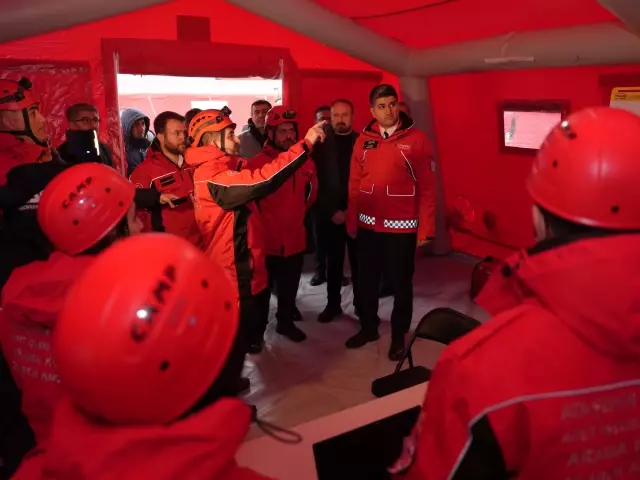 Ataşehir Belediyesi'nden Deprem Anma ve Hazırlık Etkinliği