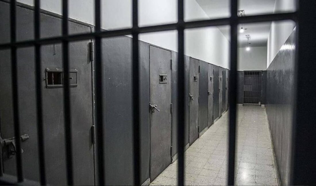 Avustralya hükümeti, insan kaçakçılığı suçlamasıyla tutuklanan Endonezyalı çocuk sayısının ikiye