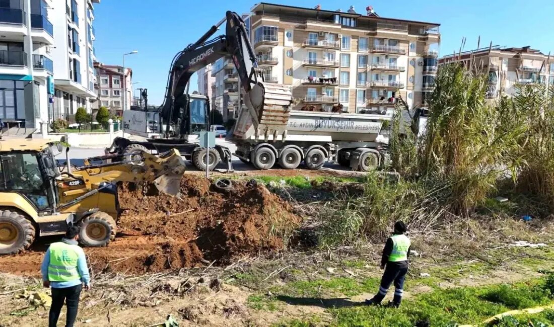 Aydın Büyükşehir Belediyesi, Efeler Bulvarı'nda gerçekleştirilen yol yenileme çalışmaları ile