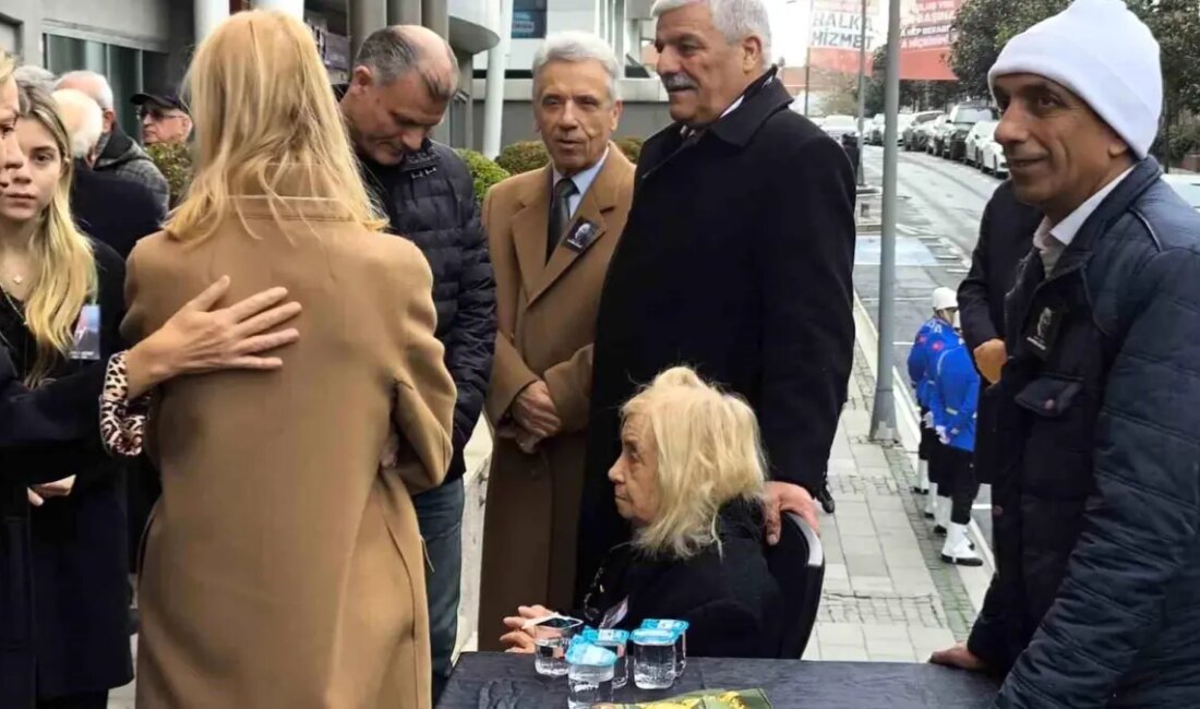 Ayfer Atay'a veda töreni düzenlendi. Sanatçının hayatı ve eserleri anılırken,