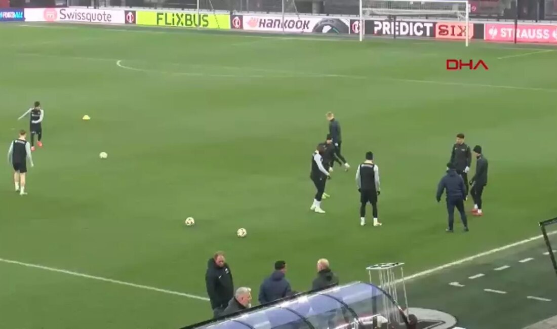 AZ Alkmaar Teknik Direktörü Maarten Martens, Galatasaray maçı öncesinde yaptığı