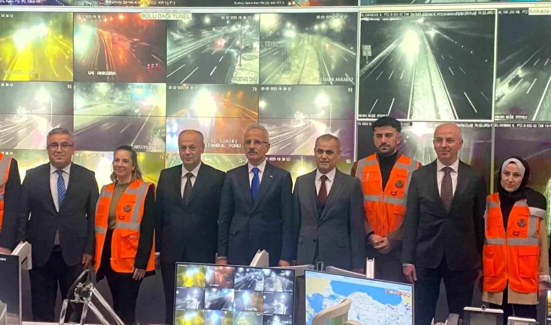 Bakan Uraloğlu, kar yağışı nedeniyle Cuma ve Cumartesi seyahatlerini ertelemeleri