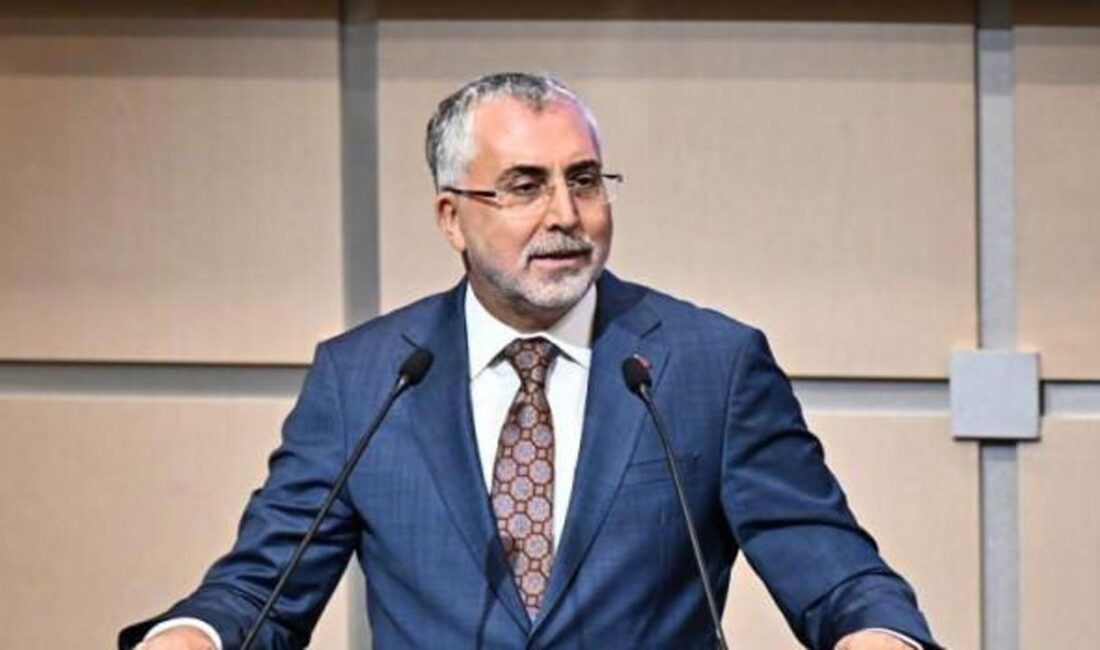 Bakan Vedat Işıkhan, deprem bölgesine yönelik önemli açıklamalarda bulundu. Deprem