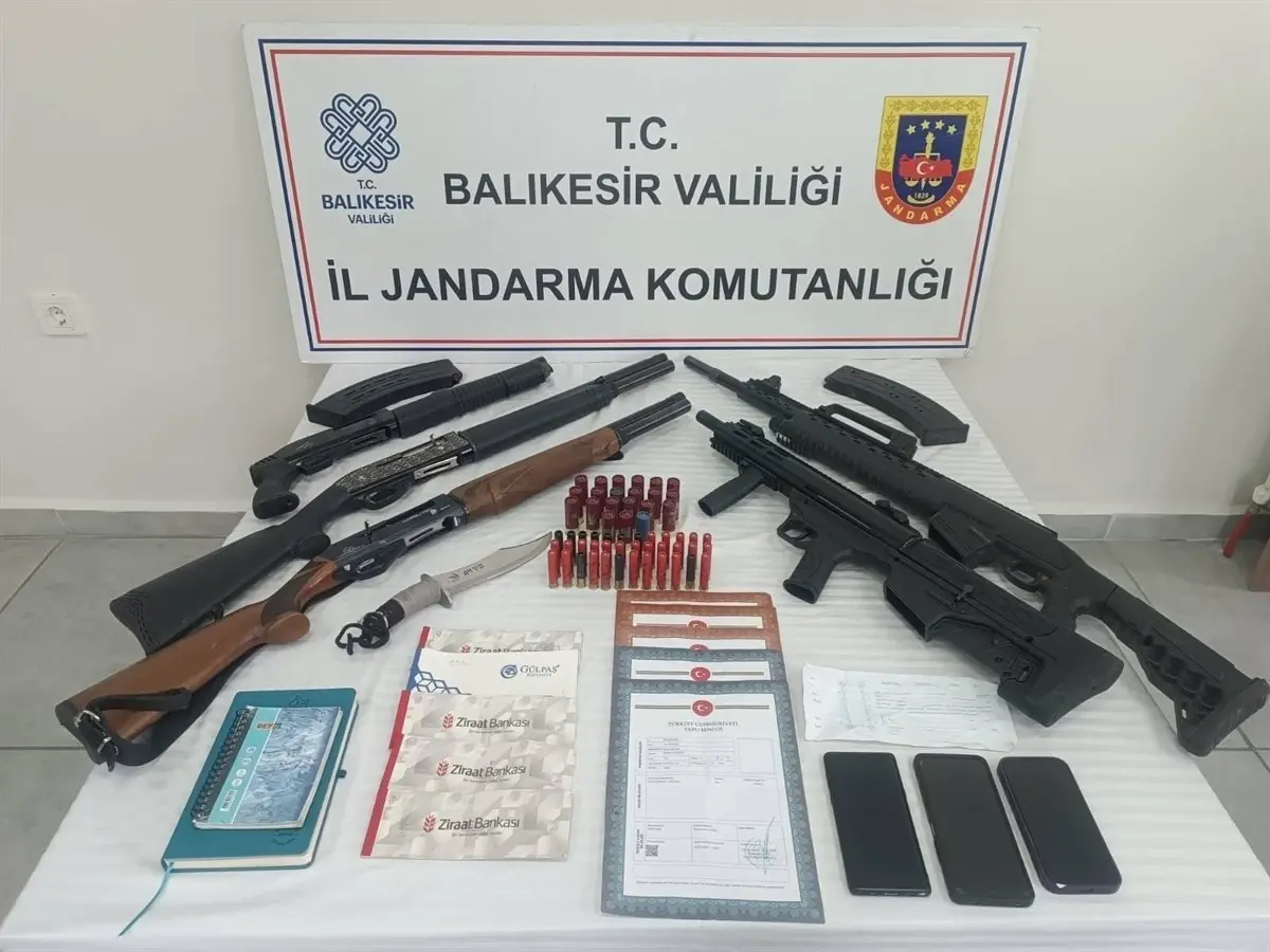 Balıkesir'de gerçekleşen tefecilik operasyonunda 7 zanlı gözaltına alındı. Yetkililer, yasa