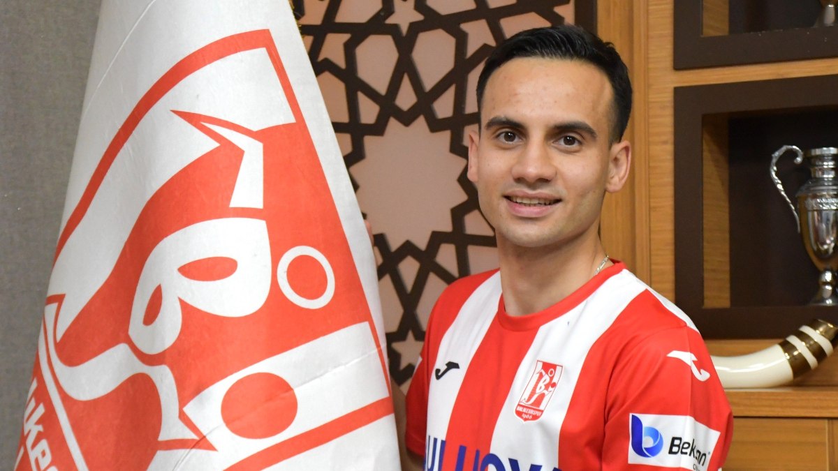 Balıkesirspor, genç yetenek Berkay Görmez'i kadrosuna katarak takımına güç kattı.