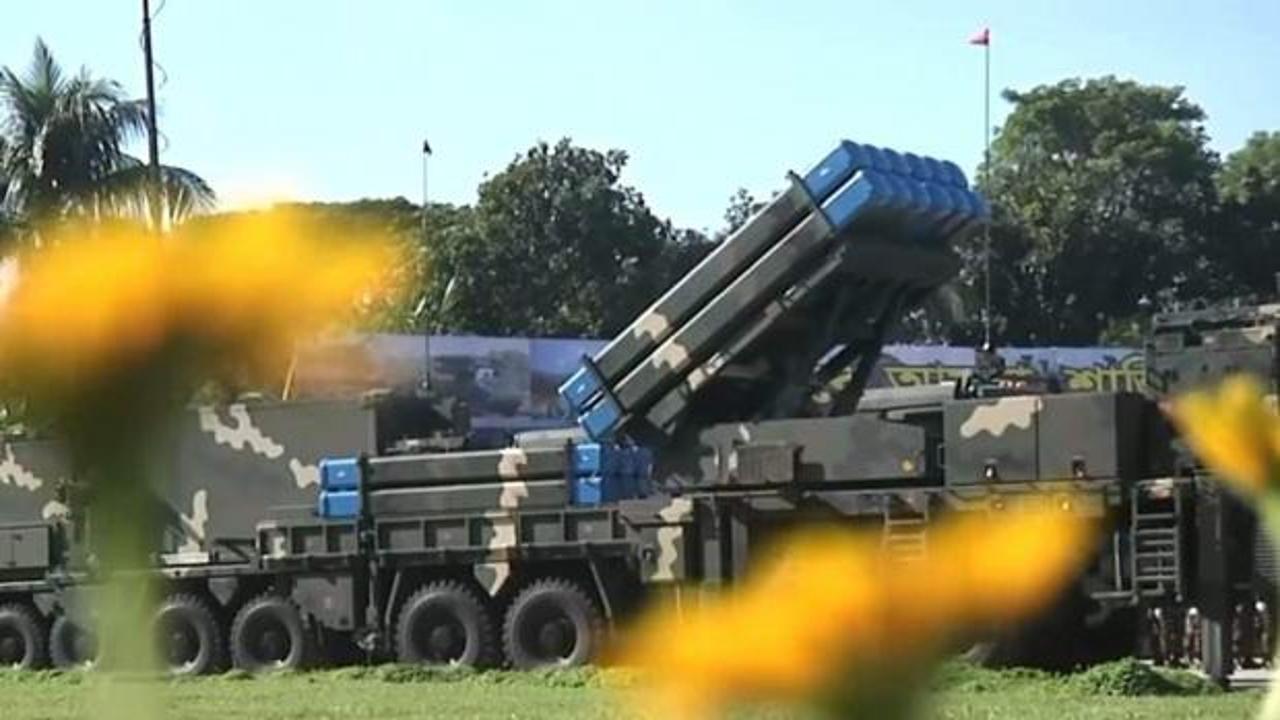 Bangladeş Ordusu, Türkiye'den TRG-230/300 roket sistemlerini başarıyla teslim aldı. Bu