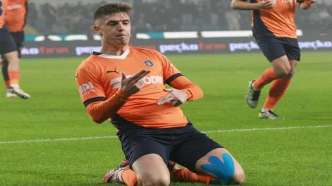 Başakşehir, Samsunspor'u 4-0 mağlup ederek sahadan galip ayrıldı. Maçta yıldızlaşan