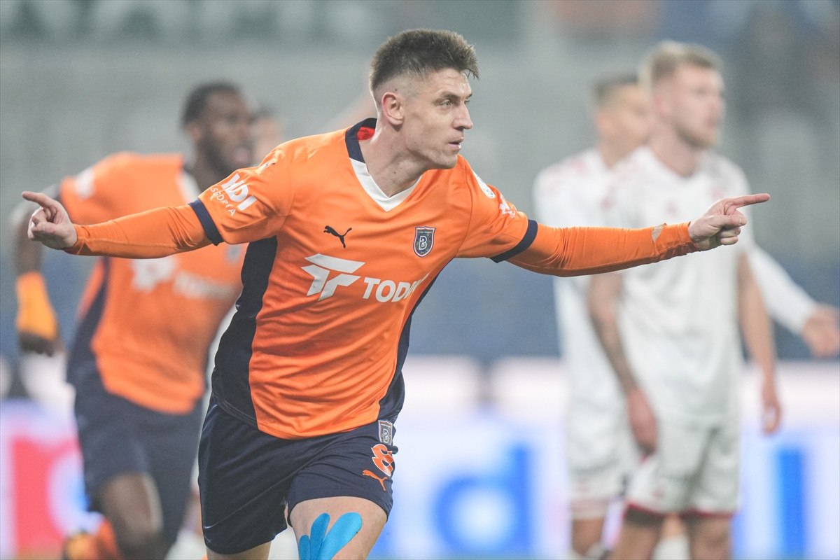 Başakşehir, Samsunspor'u 4-0 İle Geçti