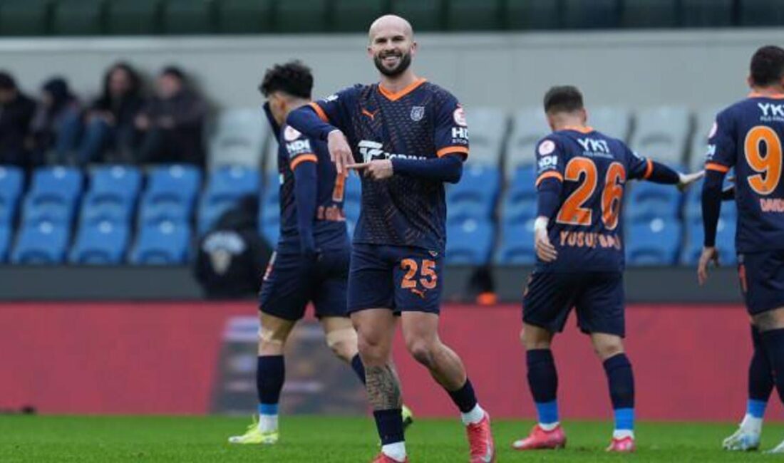 Başakşehir, Ziraat Türkiye Kupası'nda Çorum FK'yı 4-1 mağlup ederek tur
