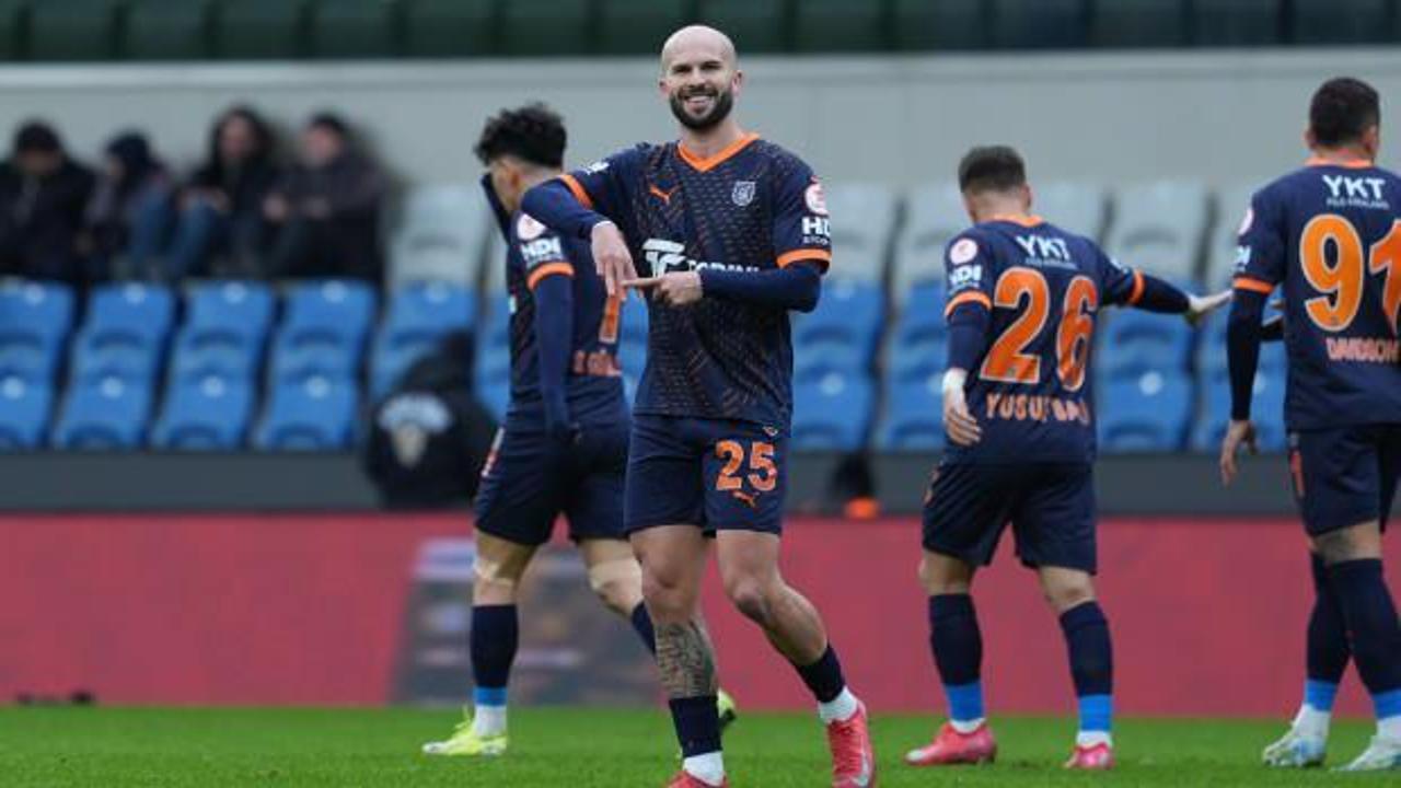 Başakşehir, Ziraat Türkiye Kupası'nda Çorum FK'yı 4-1 mağlup ederek tur