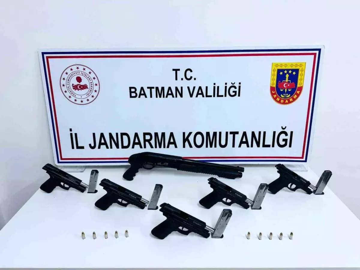 Batman'da gerçekleştirilen jandarma operasyonunda, yasa dışı olarak depolandığı tespit edilen