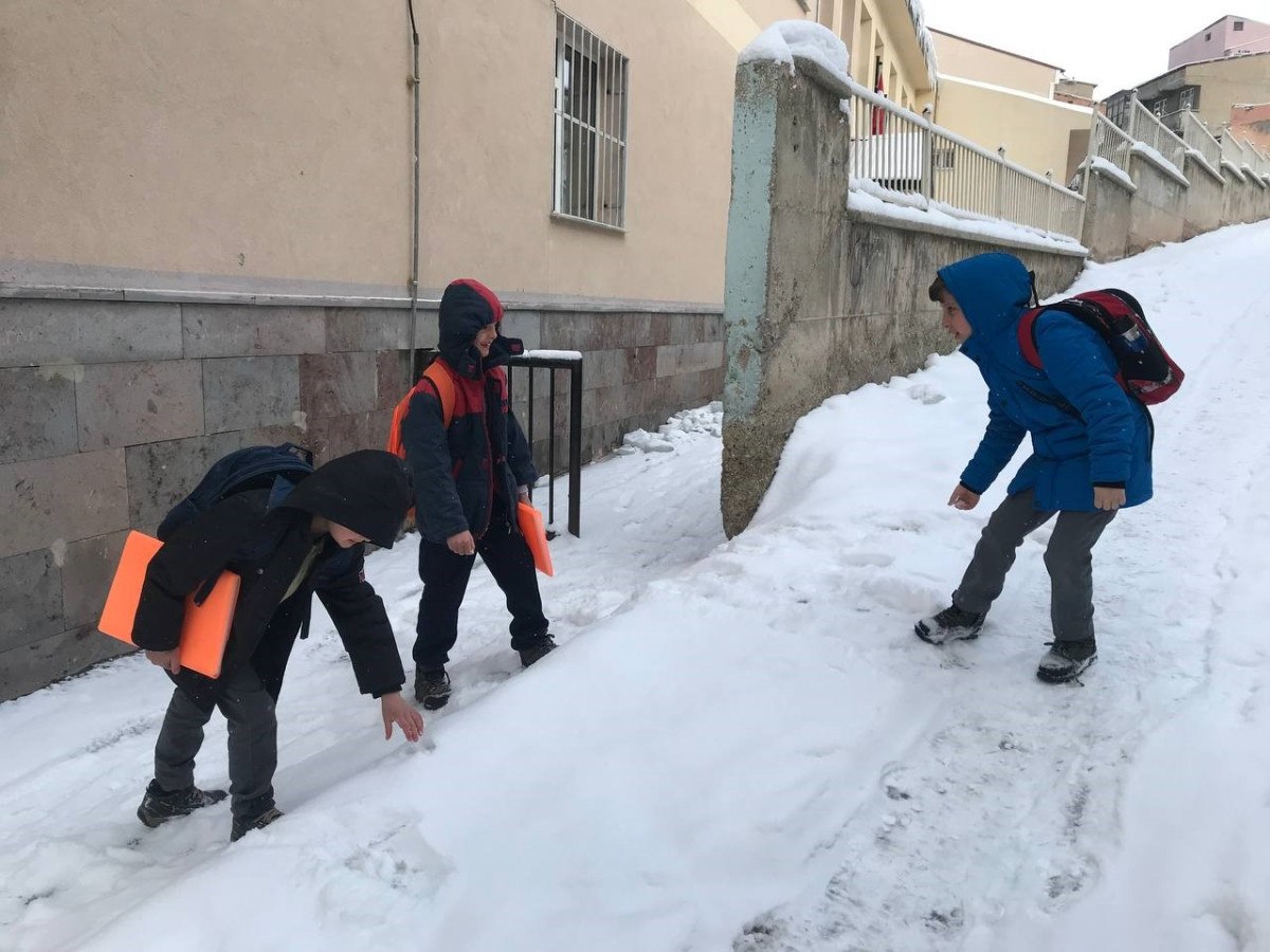 Bayburt'ta Dondurucu Hava Şartları