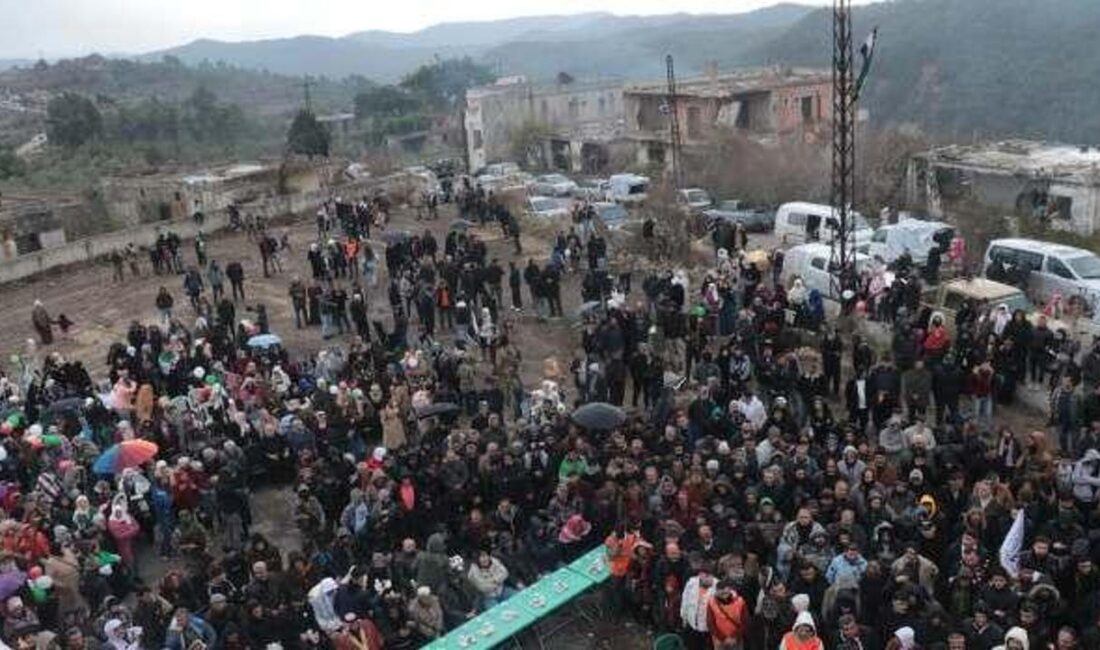Bayırbucak Türkmenleri, Nisibin Köyü'nde bir araya gelerek Cuma namazını kıldı.