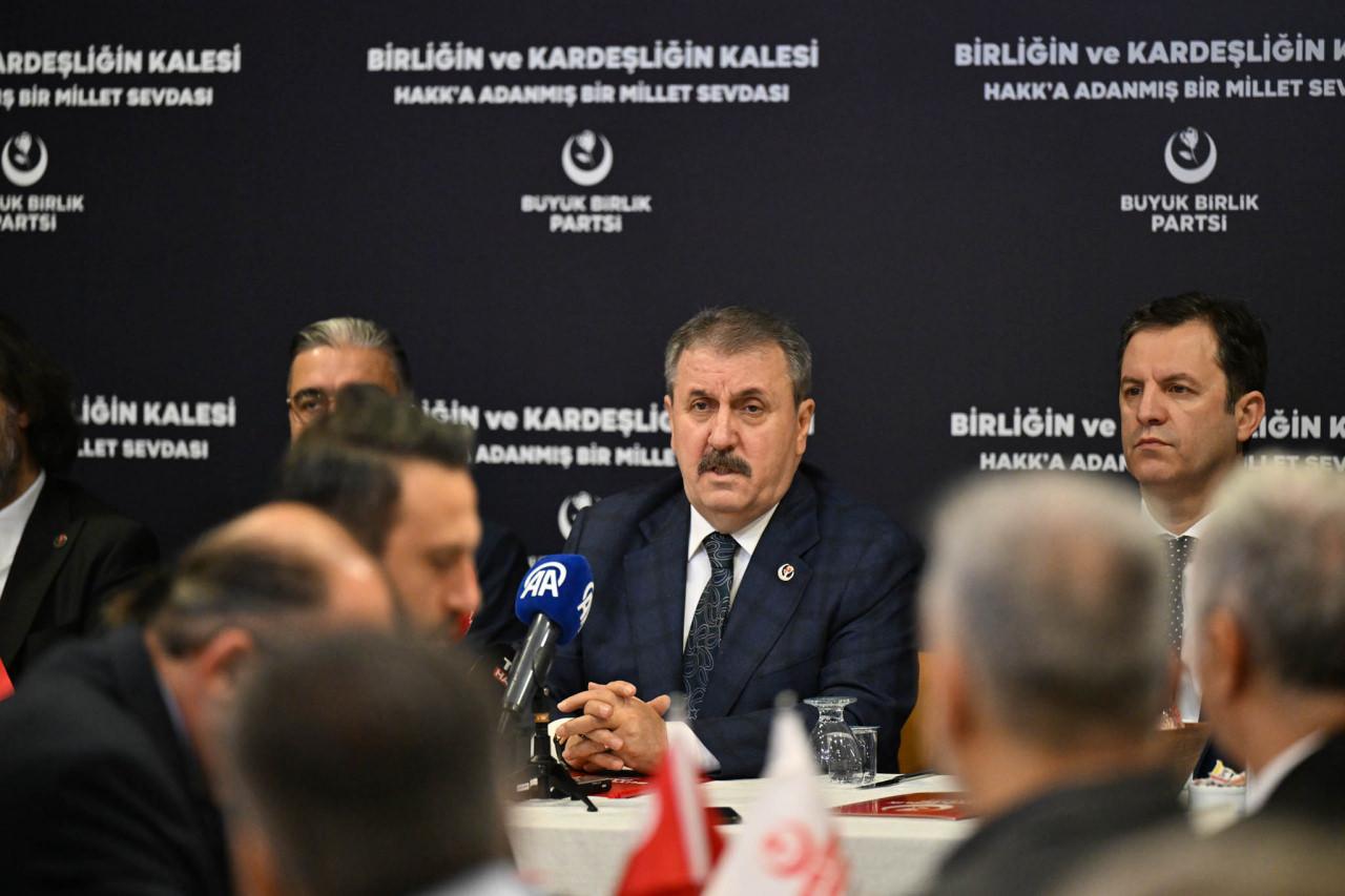 BBP Genel Başkanı Destici, İstanbul'da Basın Toplantısı Düzenledi