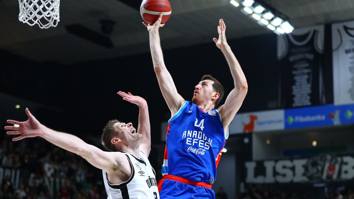 Beşiktaş, Anadolu Efes'i 85-80 yenerek dörtlü finaldeki yerini aldı. Bu