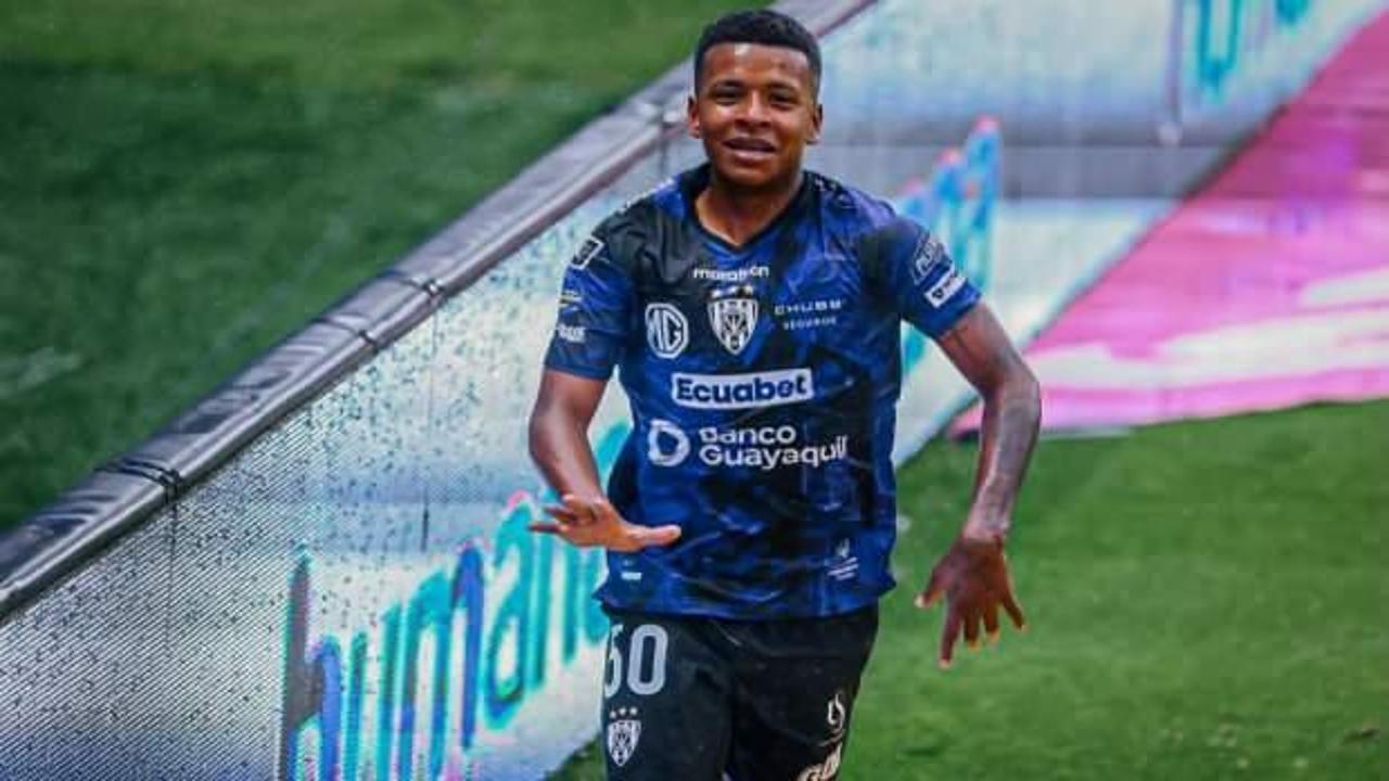 Beşiktaş, Ekvadorlu genç yetenek Keny Arroyo'yu kadrosuna kattı. Futbol dünyasında
