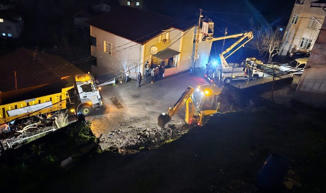 Beykoz'da meydana gelen istinat duvarı çökmesi sonucu bir bina mühürlendi.
