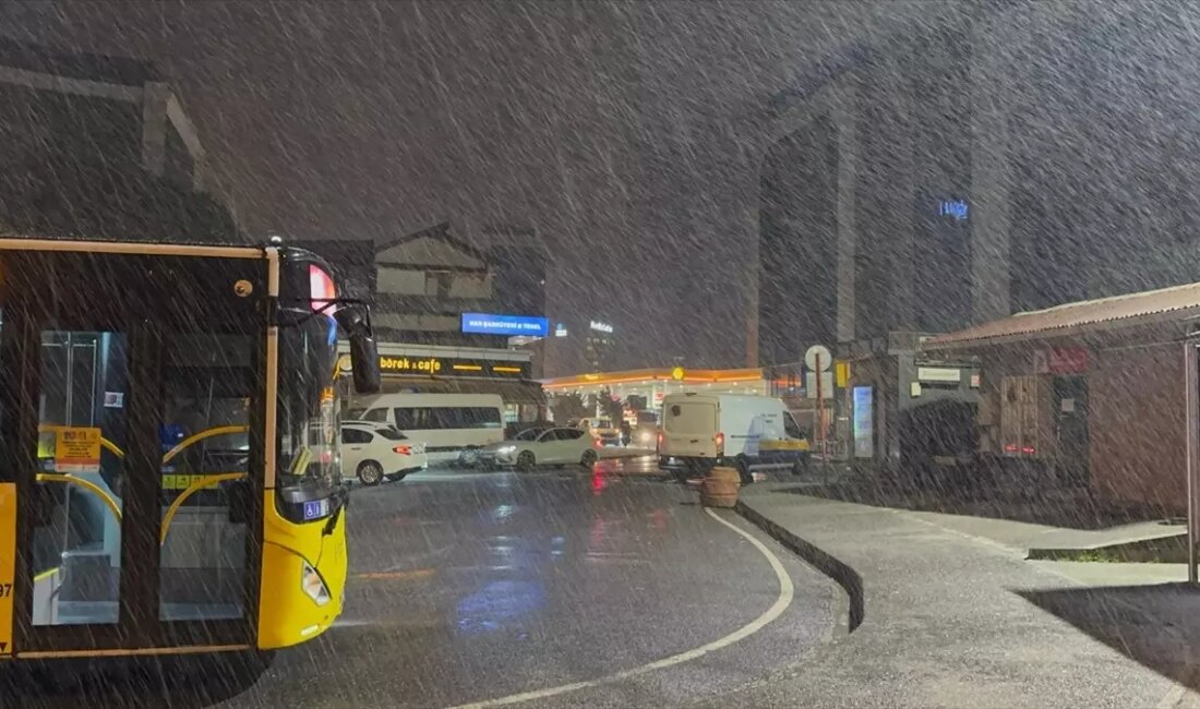 Beykoz'da kar yağışı ile kaplanan muhteşem manzaraları keşfedin. Karla örtülü