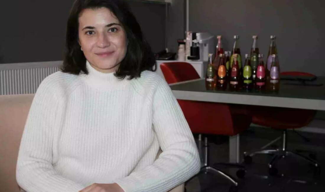 Bilecik'te doğal şerbet üretimi, geleneksel yöntemlerle zenginleşiyor. Yerel lezzetlerin ön