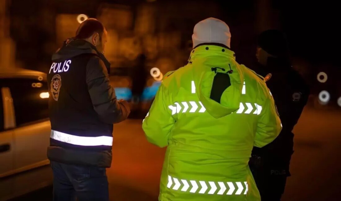 Bilecik'te gerçekleştirilen trafik denetimlerinde 1.576 sürücüye cezai işlem uygulandı. Güvenli