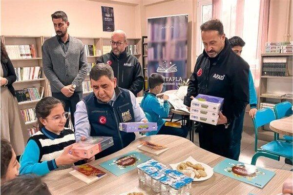 "Bir Kitapla: Hayaller Büyütmek İçin" isimli kitap bağışı kampanyası kapsamında,