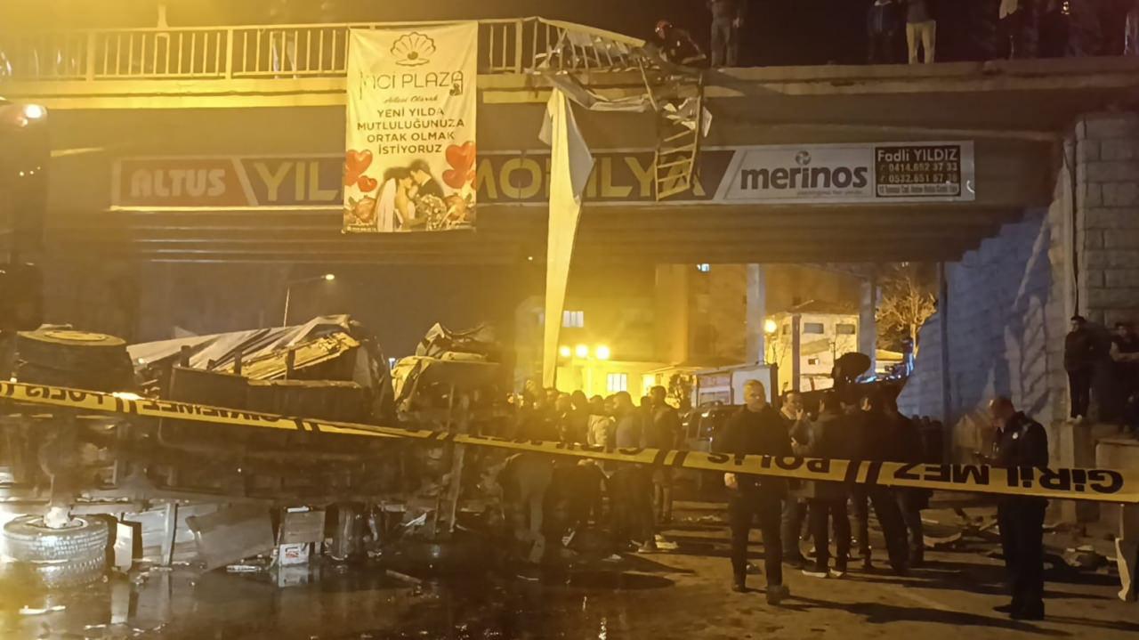 Birecik'te Feci Kaza: 3 Ölü, 22 Yaralı