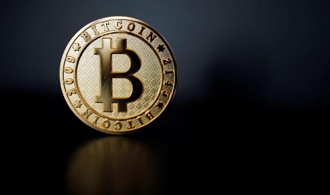 Bitcoin, 99 bin dolara gerileyerek piyasalarda sert bir düşüş yaşadı.